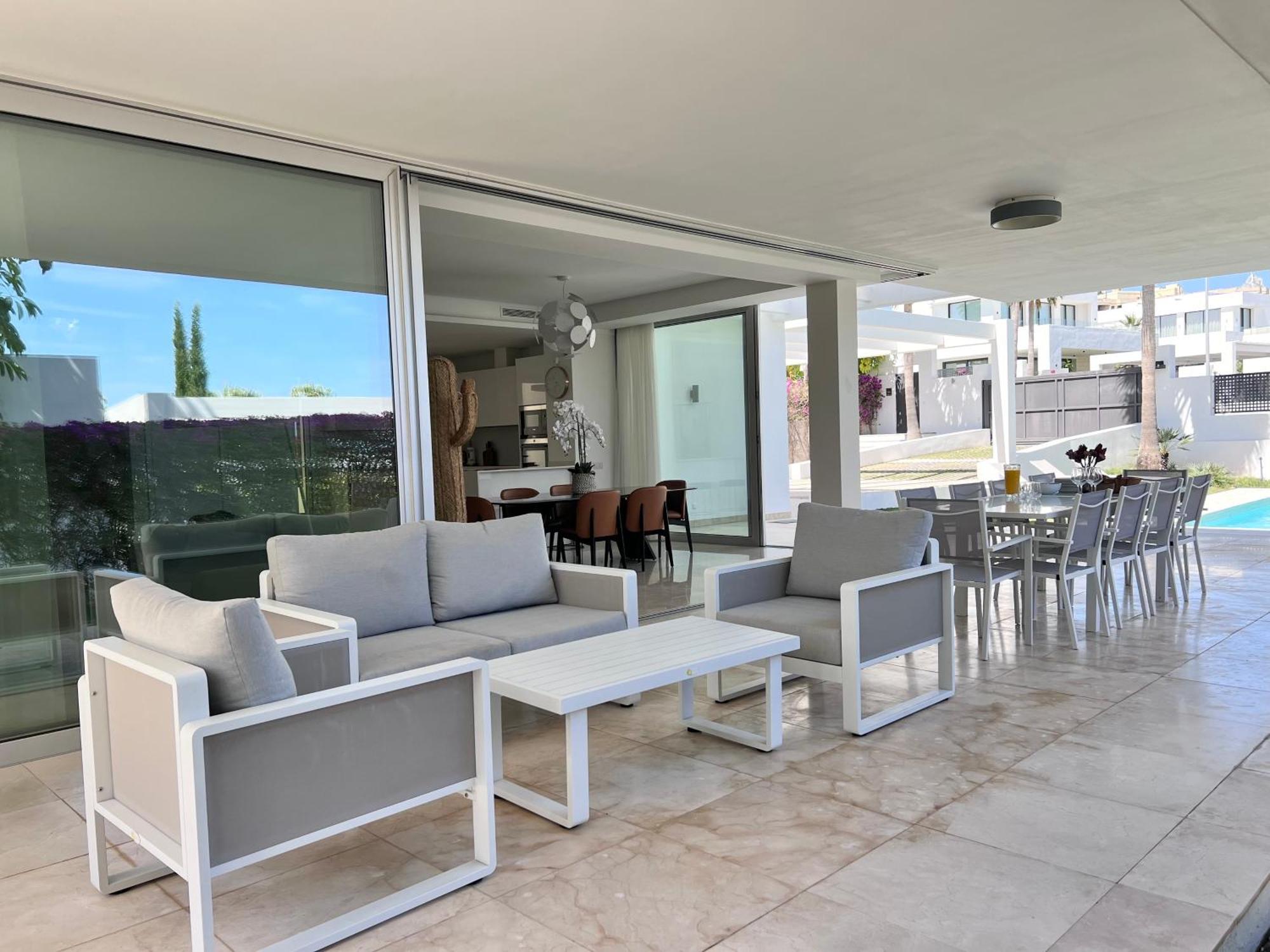 Villa Infinity Blue *