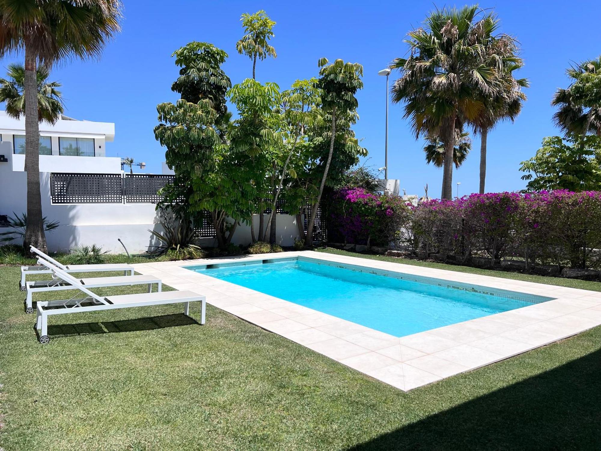 Infinity Blue Villa *